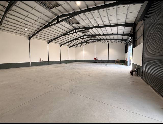 645M² WAREHOUSE FOR SALE IN WELLINGTON CENTRAL